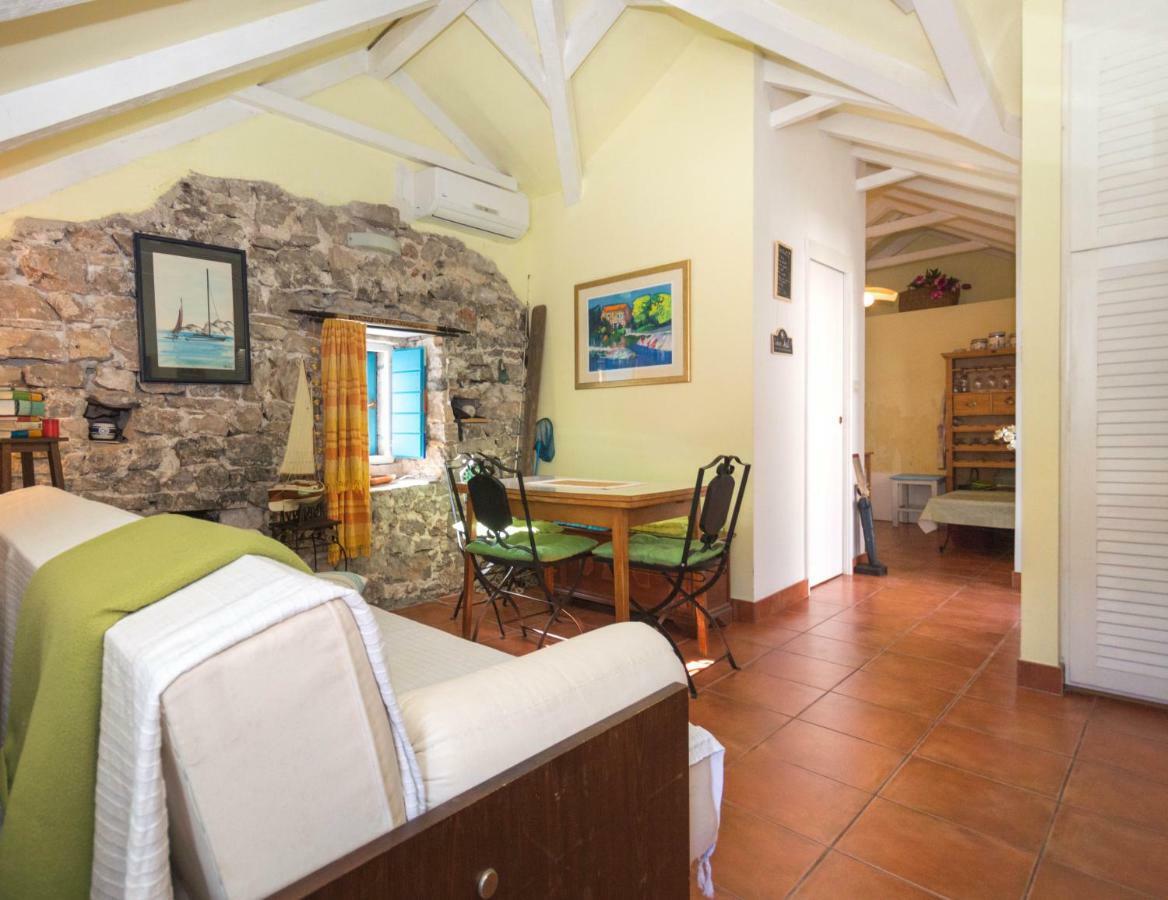 Vacation House Sara&Noa Maslinica Exterior photo